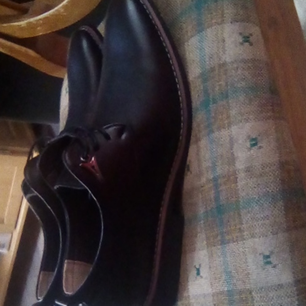 Mens shoes